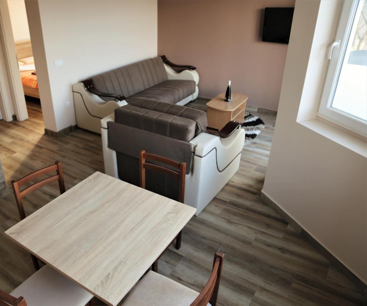 Fruskogorska Idila Apartmani Vrdnik Eksteriør bilde